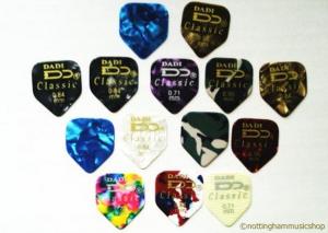 14 PENT PLECTRUMS